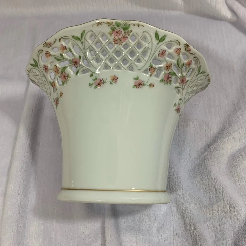 OSCAR DE LA RENTA ENGLISH GARDEN VASE